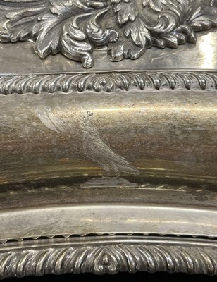 Lot 289 - A pair of George IV silver tureens of...