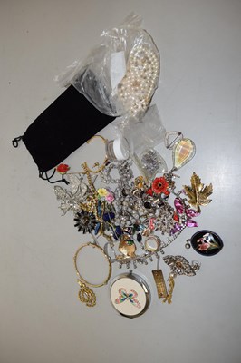 Lot 138 - Mixed Lot: Various assorted costume jewellery