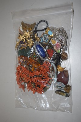 Lot 144 - Mixed Lot: Assorted costume jewellery