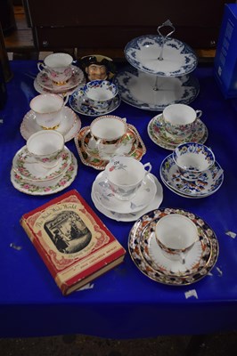 Lot 224 - Mixed Lot: Various tea wares, cake stand,...