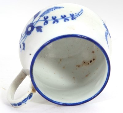Lot 94 - An Isleworth custard cup withg chantilly style...