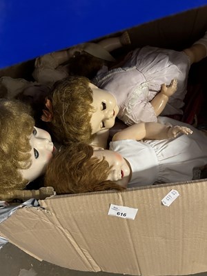 Lot 616 - Box of collectors dolls