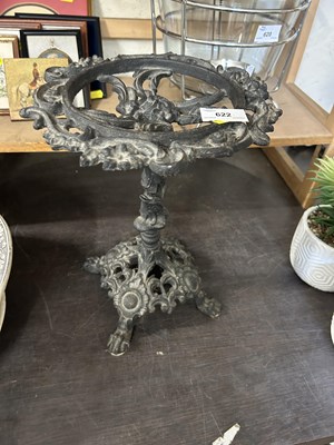 Lot 622 - A metal trivet