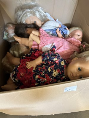 Lot 642 - Box of collectors dolls