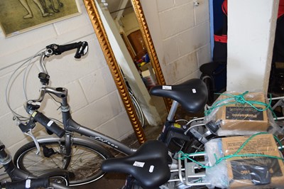 Lot 811 - A Giant Lafree ladies electric bicycle, model...