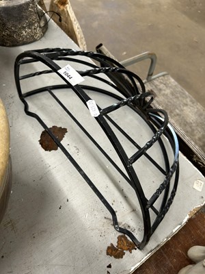 Lot 1044 - Metal wall/hanging basket