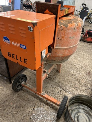 Lot 1050 - A Belle Maxi 140 concrete mixer