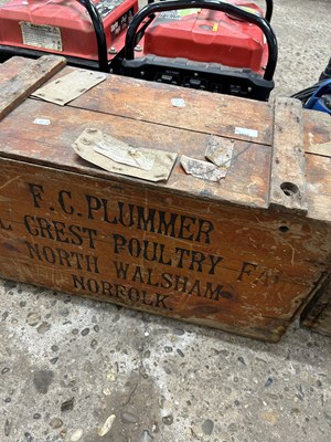 Lot 1052 - A wooden box marked F.C.Plummer, Hillcrest...