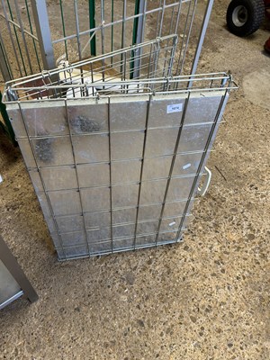 Lot 1074 - Dog crate