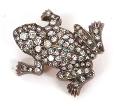 Lot 404 - A late Victorian diamond and emerald frog...