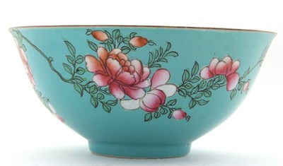 Lot 118 - A Chinese porcelain bowl, the turquoise ground...