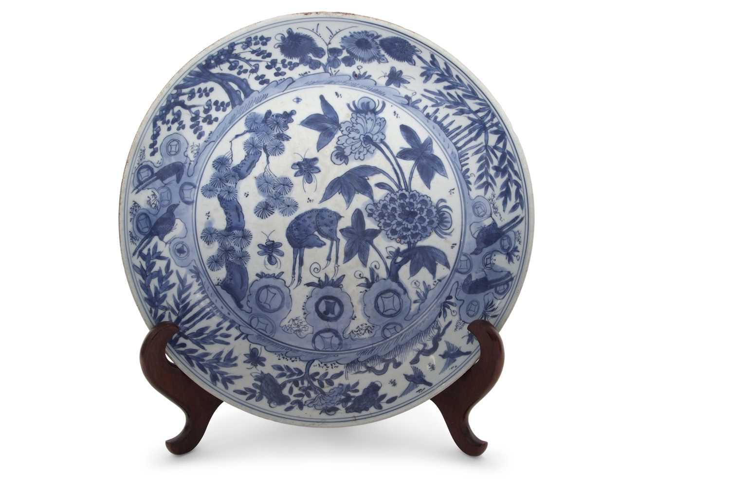 Lot 124 - A large Chinese porcelain charger Qing Dynasty...