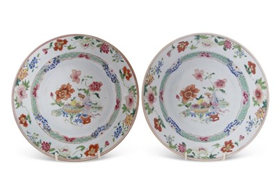 Lot 126 - A pair of 18th Century Chinese porcelain...