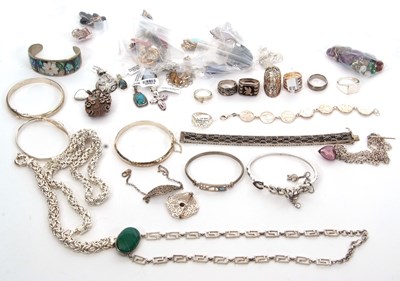 Lot 399 - A mixed lot of assorted silver and white metal...