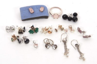 Lot 392 - A mixed lot of silver and gemset jewellery: a...