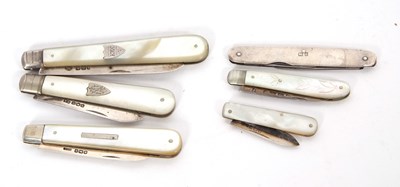 Lot 87 - A group of five silver bladed folding fruit...