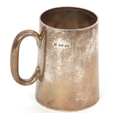 Lot 126 - A Victorian silver tankard with glass bottom,...