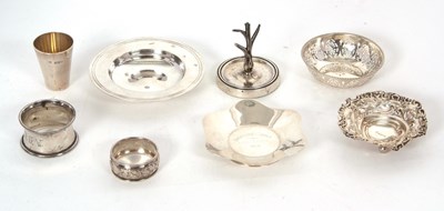 Lot 137 - Mixed Lot: SIlver Armada dish with oversized...