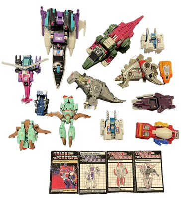 Lot 206 - A collection of various 1980s Transformers...