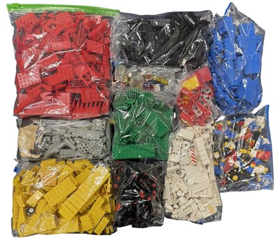 Lot 151 - A mixed lot of 1980s loose Lego bricks and...