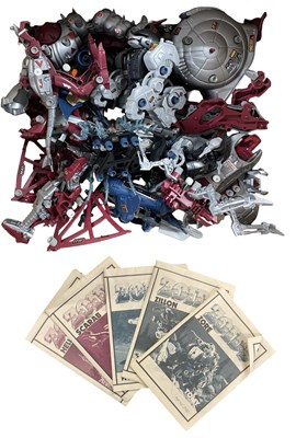 Lot 207 - A collection of Zoids figures and some...