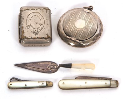 Lot 195 - Mixed Lot: Modern silver and mother of pearl...