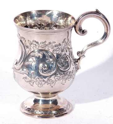 Lot 202 - A small Victorian silver tankard with scrolled...