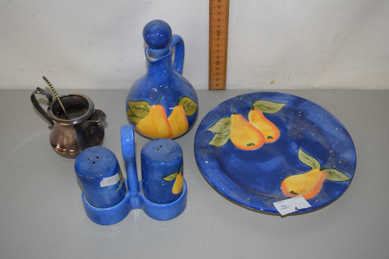 Lot 4 - A modern pottery cruet set and other items