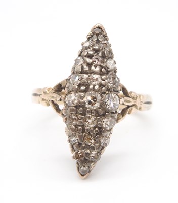 Lot 74 - An early 20th century diamond plaque ring, the...