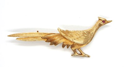 Lot 85 - A 9ct pheasant brooch, the naturalistically...