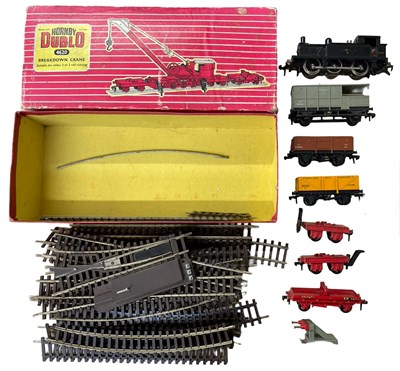 Lot 44 - A mixed lot of various Hornby Dublo 00 gauge...