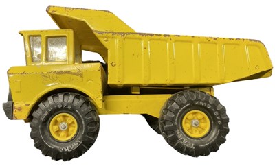 Lot 110 - A large pressed steel Tonka dump truck