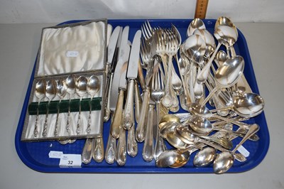 Lot 32 - Quantity of various silver plated cutlery
