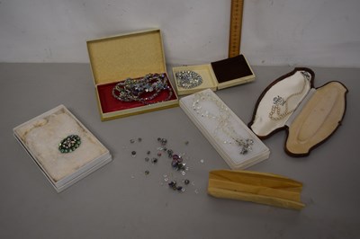 Lot 106 - Box of assorted costume jewellery