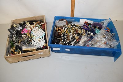 Lot 117 - Two boxes of costume jewellery