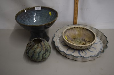 Lot 163 - Group lot of Studio Pottery pedestal bowl, a...