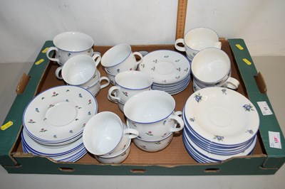 Lot 17 - Quantity of modern Polish table wares