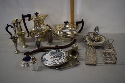 Lot 192 - Mixed Lot: Various silver plated wares to...