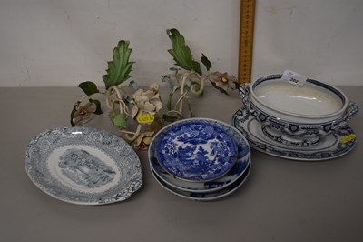 Lot 202 - Mixed Lot: Sauce tureen, various ceramics,...