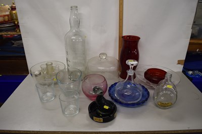 Lot 209 - Mixed Lot: Various glass wares to include a...