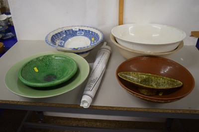 Lot 220 - Mixed Lot: Various assorted ceramic bowls and...