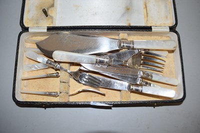 Lot 245 - Case of mother of pearl handled cutlery