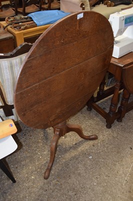 Lot 432 - Georgian oak supper table with circular top,...