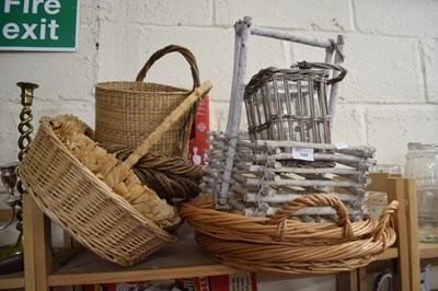 Lot 529 - Mixed Lot: Various baskets and other items