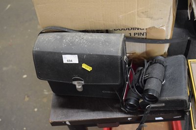 Lot 694 - World Star binoculars together with a Super 8...