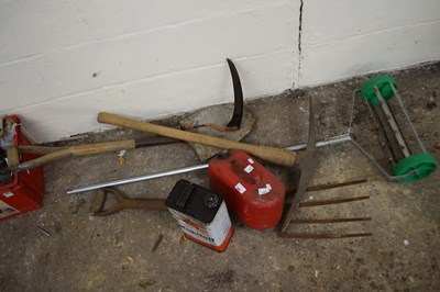 Lot 1006 - Mixed lot of garden hand tools, pick axe,...