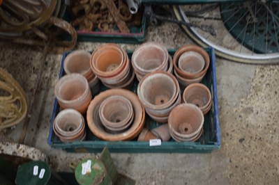 Lot 1040 - Mixed lot of various terracotta plant pots