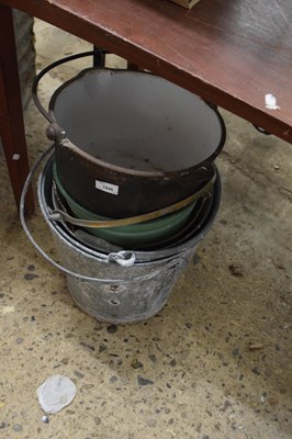 Lot 1049 - Mixed lot of galvanised buckets and enamel...