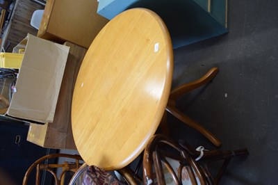 Lot 814 - Modern circular kitchen table