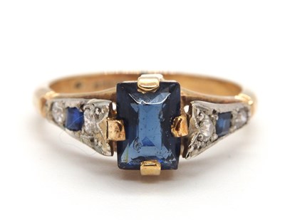 Lot 94 - A 9ct Art Deco style ring, the central blue...